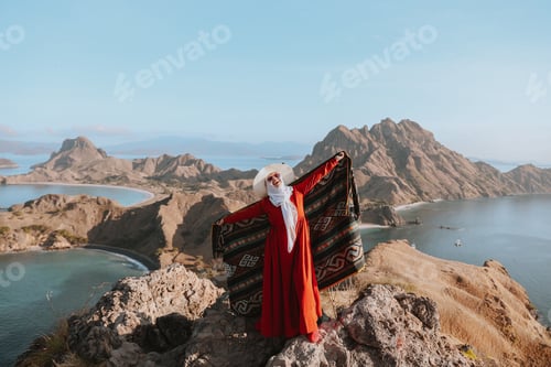 Preview: Freedom muslim woman on vacation