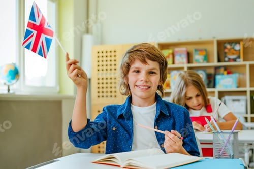 Preview: Elementary school students during an English lesson in the classroom