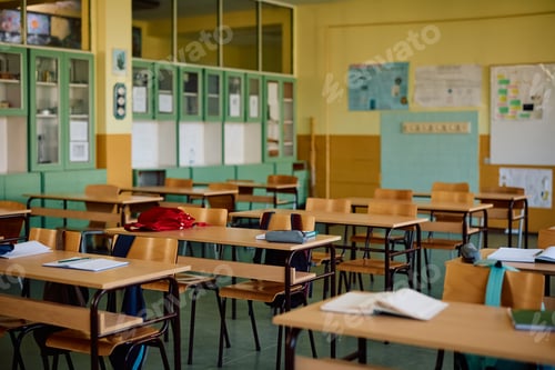 Preview: Classroom without students at elementary school.