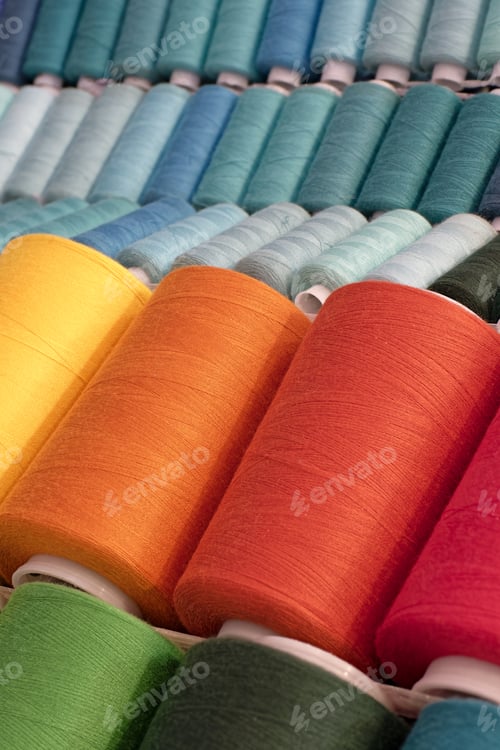 Preview: Spools of multi-coloured cotton threads