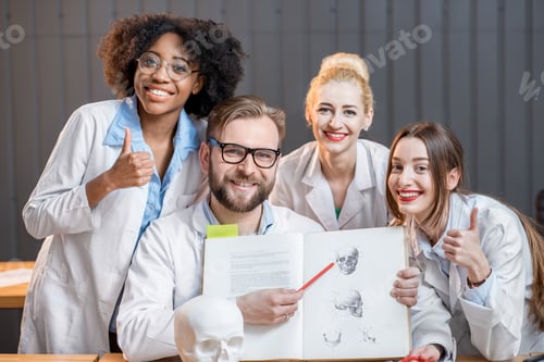 Preview: Portrait of a group of medics