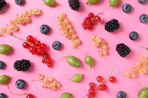 Vista previa: Concept of fresh food, berries, top view