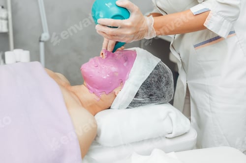 Preview: The process of applying an alginate face mask.