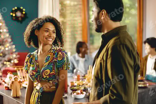 Preview: Smiling Woman in Colorful Top with Friends
