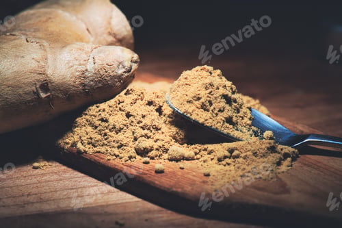 Preview: Derail of ginger powder and ginger root