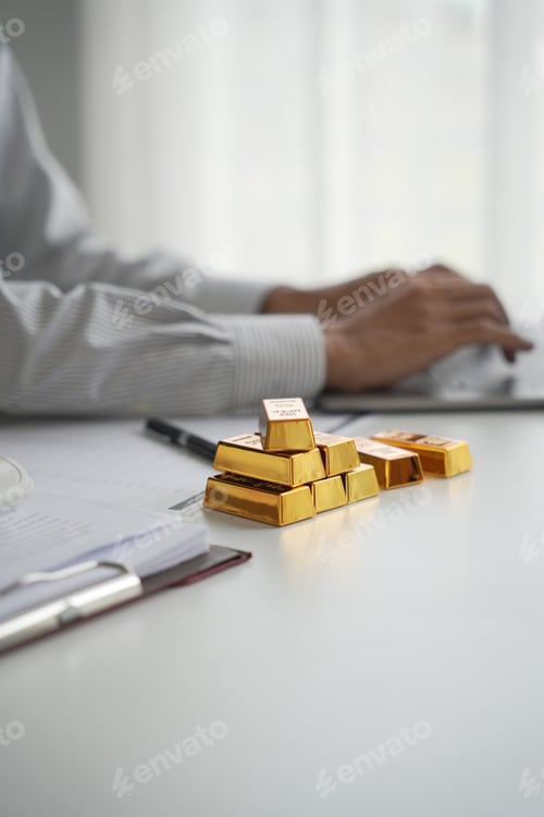 Preview: Gold Trading Businessman invest in trading gold on the stock exchange price rising