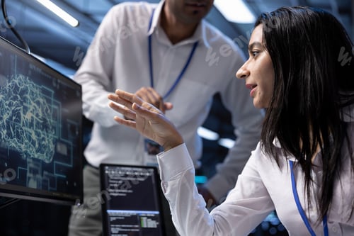 Vista previa: Los compañeros de trabajo utilizan la tecnología de inteligencia artificial para corregir errores en la granja de servidores que proporcionan almacenamiento