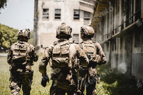 Preview: Smart teamwork of soldiers running forward and attacking enemy