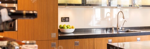 Preview: Kitchen with black worktop