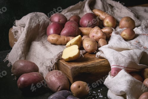 Preview: Variety of raw potatoes