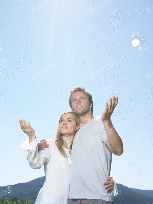 Preview: Couple in sun