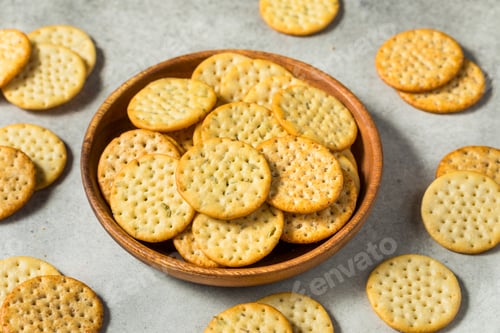 Preview: Assorted Round Whole Wheat Crackers