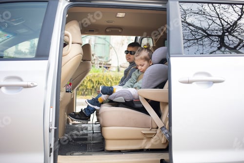 Preview: Kids waiting in car