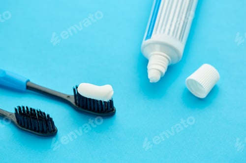 Preview: Oral care products, blue background, nobody