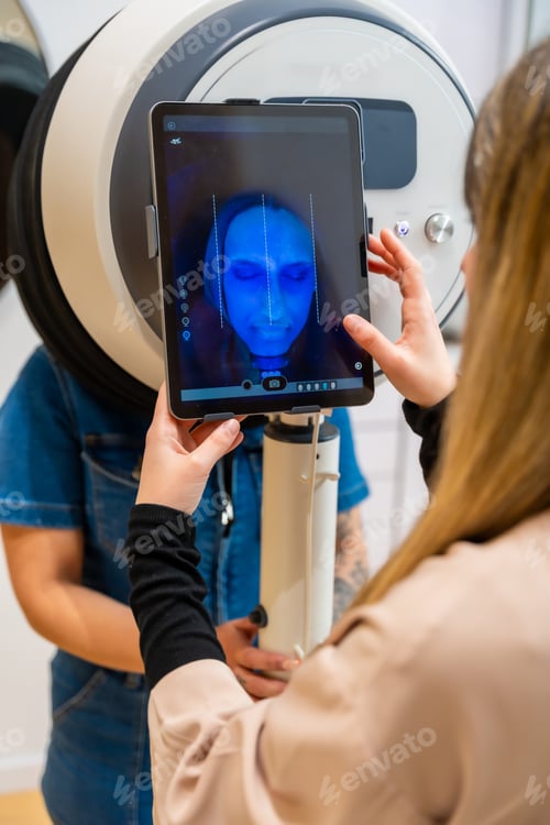 Preview: Aesthetic clinic performing professional skin analysis using modern technology