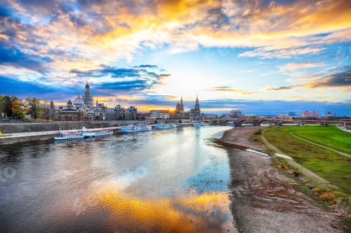 Preview: Amazing Sunset in Dresden on Elbe river with Cathedral of the Holy Trinity and Bruehl's Terrace.