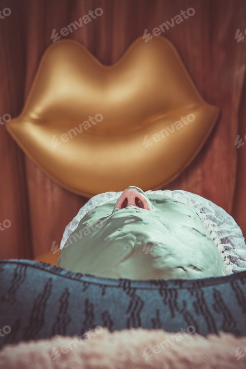 Preview: Cosmetic Mask On The Woman'S Face