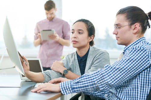 Preview: Managers working in office