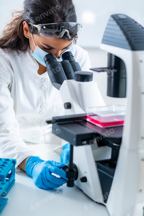 Preview: Female Junior Researcher in the Lab