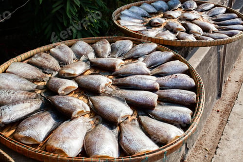 Preview: fresh fish fillet on the market