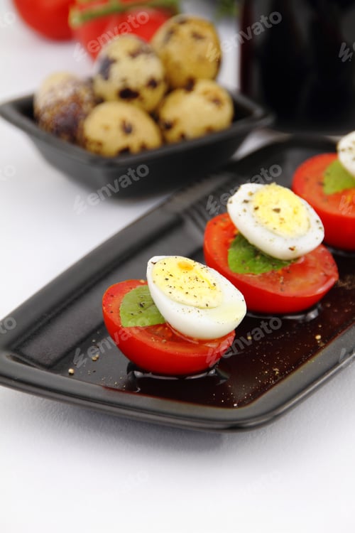 Preview: Quail eggs and tomatoes