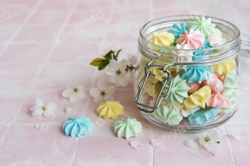 Preview: Small colorful meringues