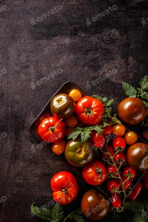 Preview: Varieties of colorful tomatos