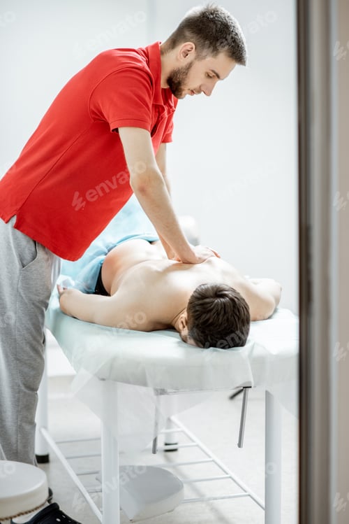 Preview: Therapist doing male massage