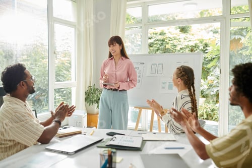 Preview: Team Members Applauding to UI Designer