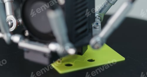 Preview: 3D Printing Machine printing a piece of plastic