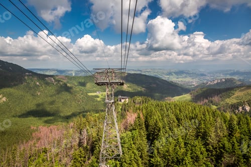 Vorschau: Blick von der Seilbahn von Kasprowy Wierch ins grüne Tal, Polen