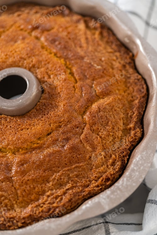 Preview: Lemon blueberry bundt cake with powdered sugar dusting