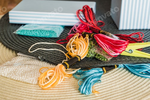 Preview: Materials to make bracelets
