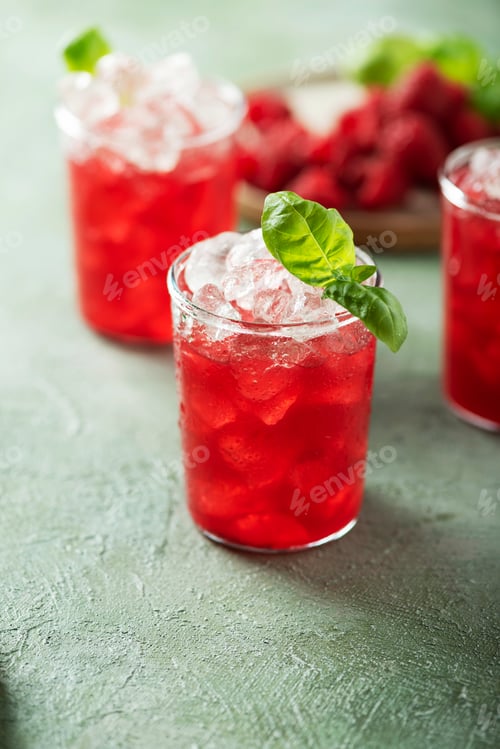 Preview: Fresh raspberry cocktail with basil