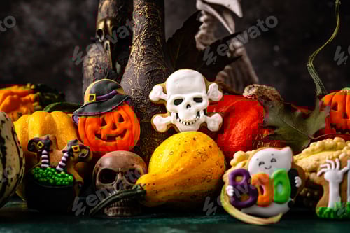 Preview: Halloween cookies in shape of ghost, jack-o-lantern and skull