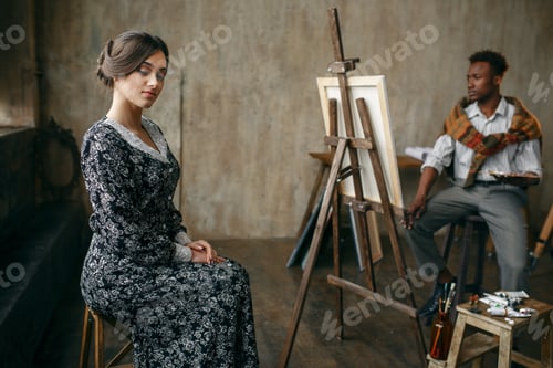 Preview: Painter with palette and brush draws female model