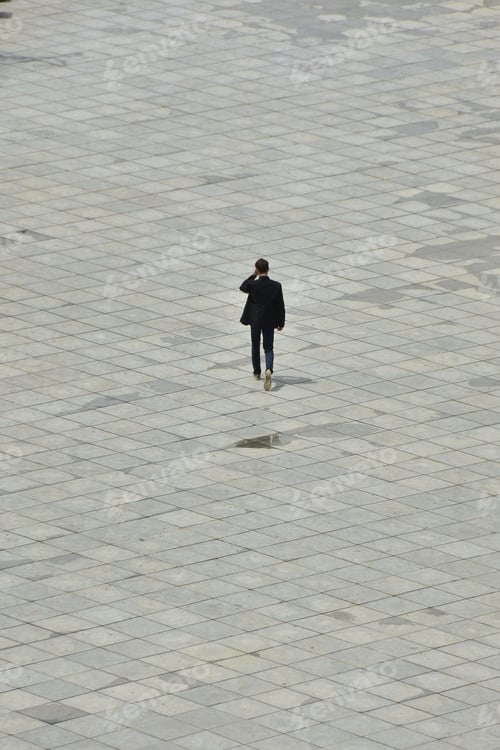 Preview: Man walking