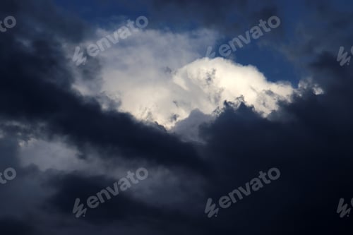 Preview: Dark storm clouds in the sky