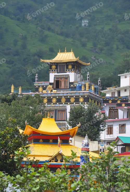 Preview: Beautiful view of Tso-Pema Ogyen Heru-kai Nyingmapa Gompa (monastery) in Rewalsar lake, Mandi