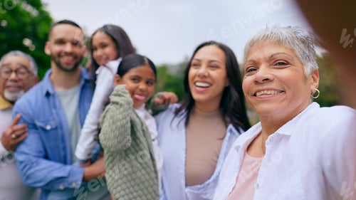 Preview: Park selfie of big family, happy kids and parents, smile and bonding on weekend in nature. Photogra