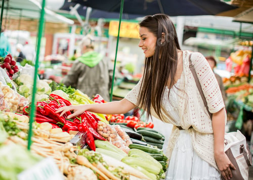 Preview: Young woman on the market