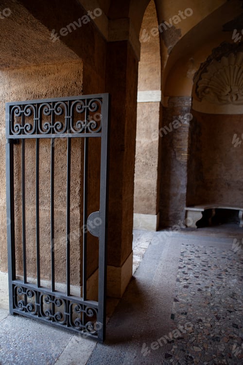 Preview: Wrought iron portico in an Italian patio
