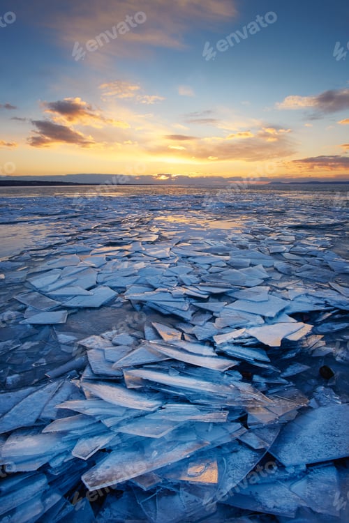 Preview: Ice cracks in lake Balaton, Hungary