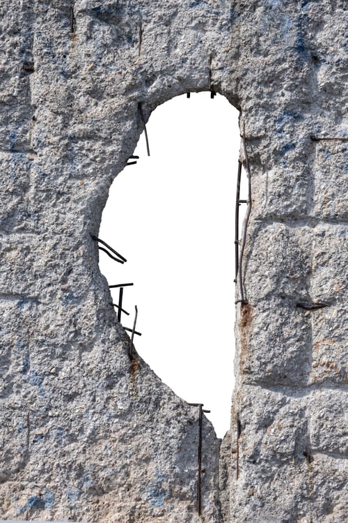 Preview: Hole In The Berlin Wall