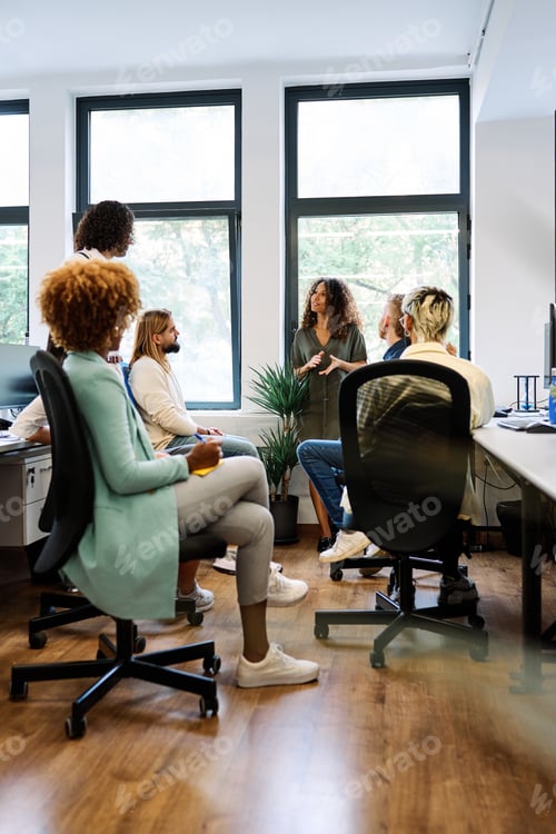 Preview: Relaxed meeting of the members of a coworking