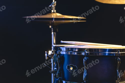 Preview: Snare drum and cymbals on a black background.