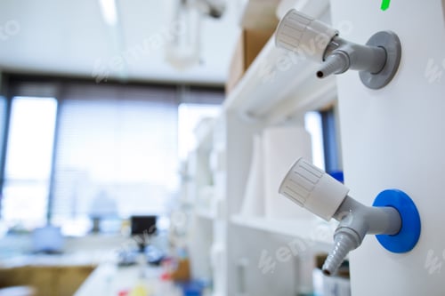 Preview: chemistry lab (shallow DOF)