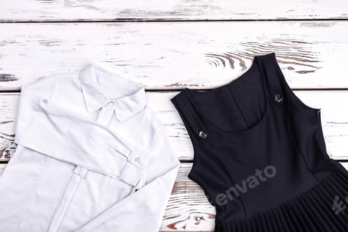 Preview: Girls traditional school outfit