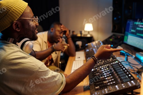 Preview: Collaborating in Music Production in Studio Environment