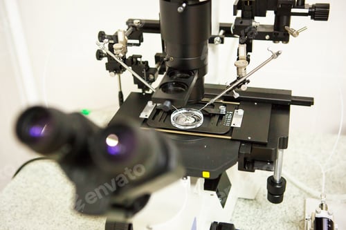 Preview: Microscope and optical equipment in the laboratory of the artificial insemination clinic